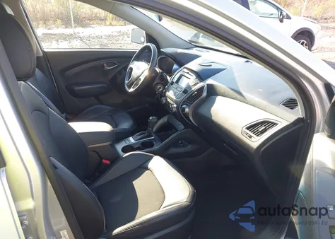 2015 Hyundai Tucson Gls z USA, uszkodzony, nr VIN KM8JTCAF5FU033153